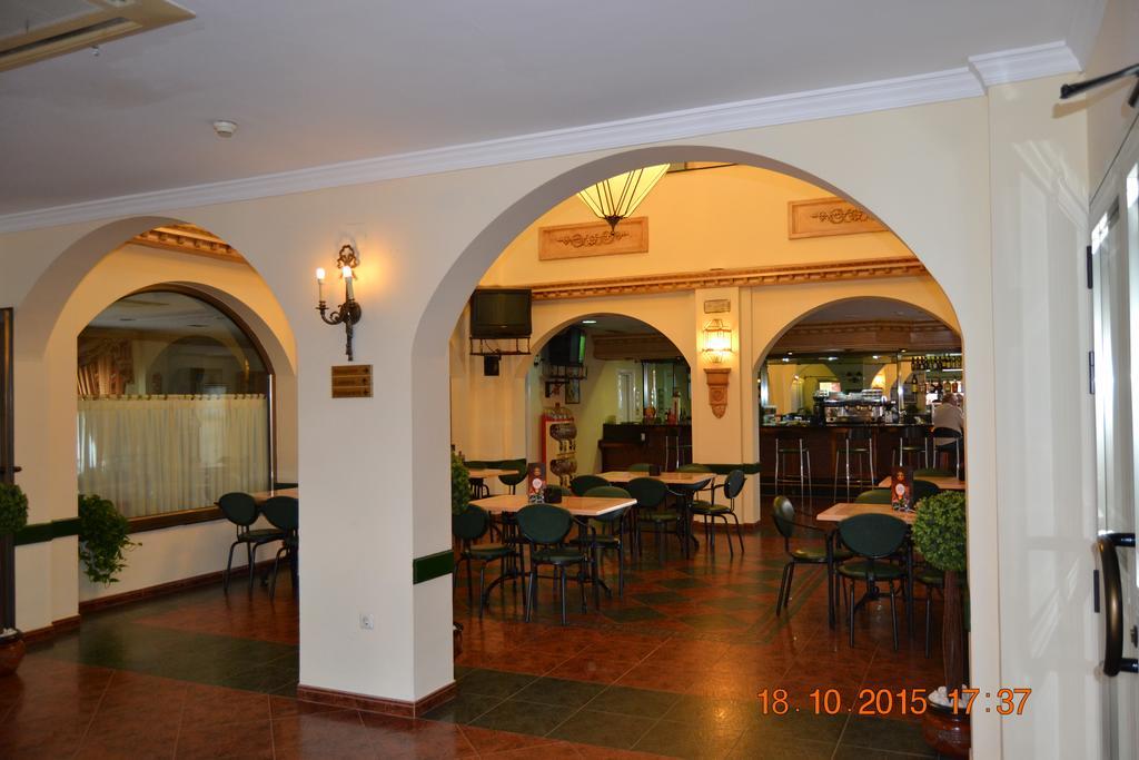 Hotel Poniente Moraleda De Zafayona Extérieur photo